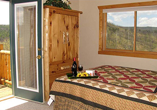 Pikes Peak Resort Colorado USA use Hotelogix PMS